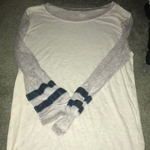 loose baseball tee